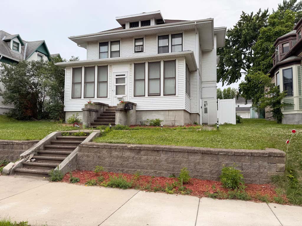 Photo of 422 S Broadway Street, New Ulm, MN 56073 (MLS # 7096594)
