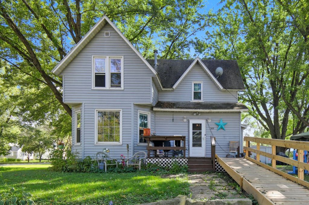 Photo of 309 Grove Street, Lyle, MN 55953 (MLS # 7006230)