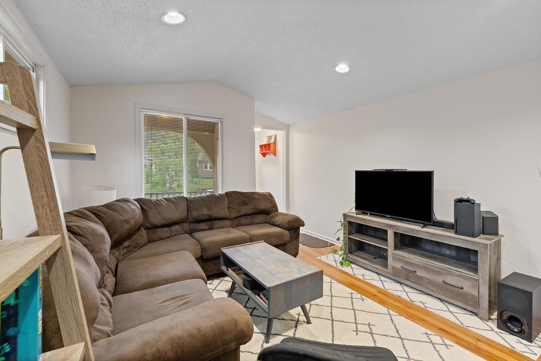 1027 5th Street E