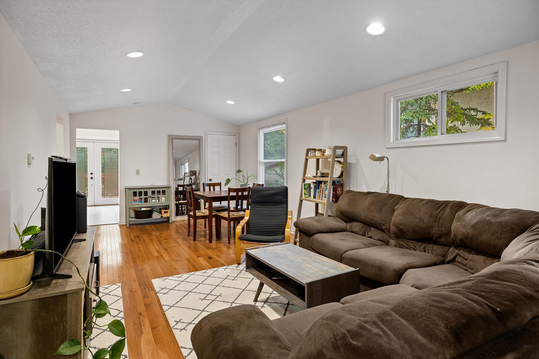 1027 5th Street E