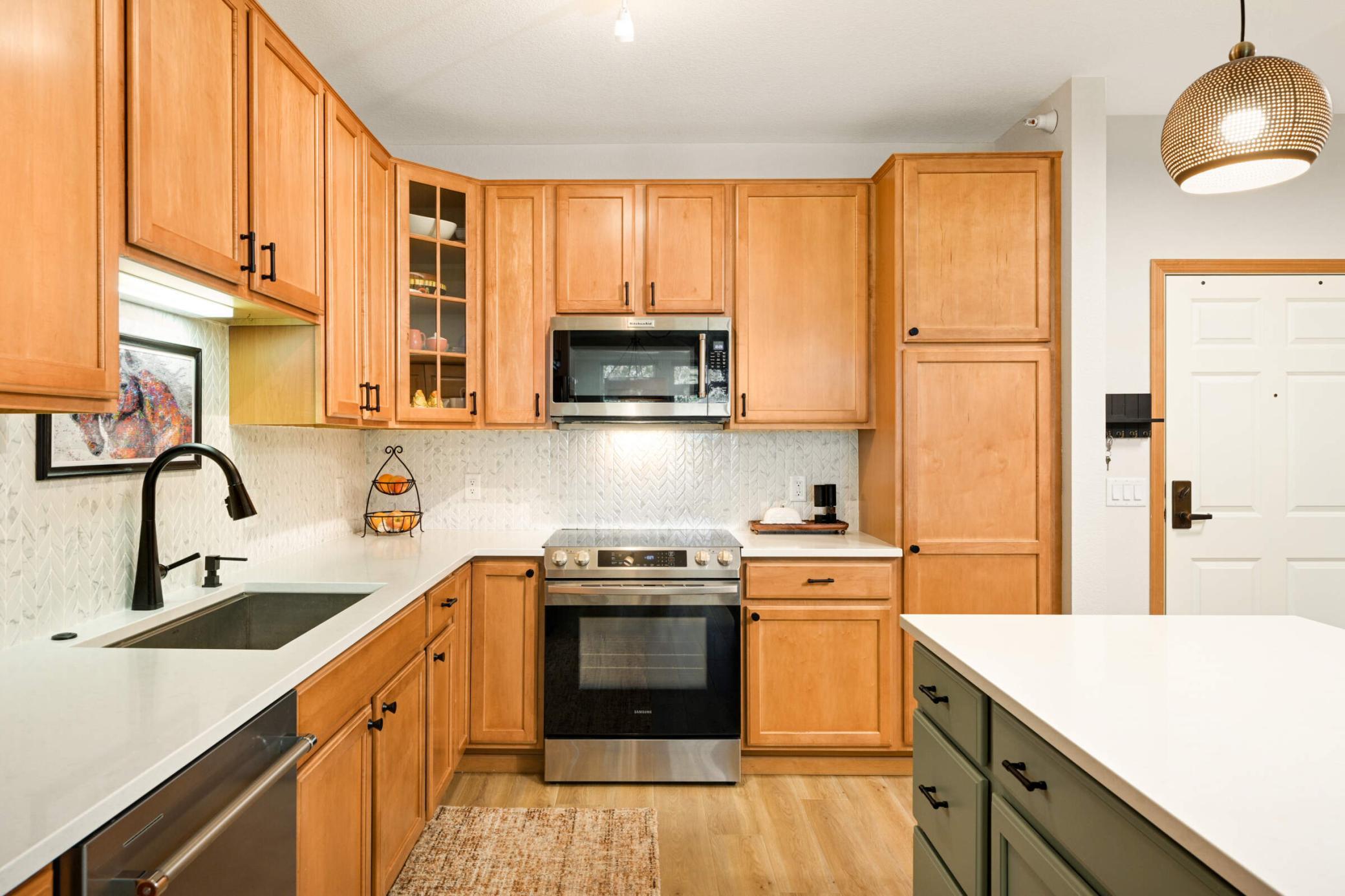 7100 Metro Boulevard 415