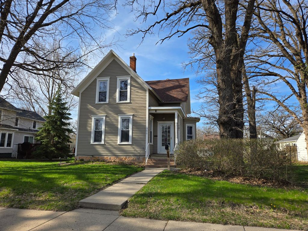 Photo of 711 3rd Avenue SE, Waseca, MN 56093 (MLS # 7059106)