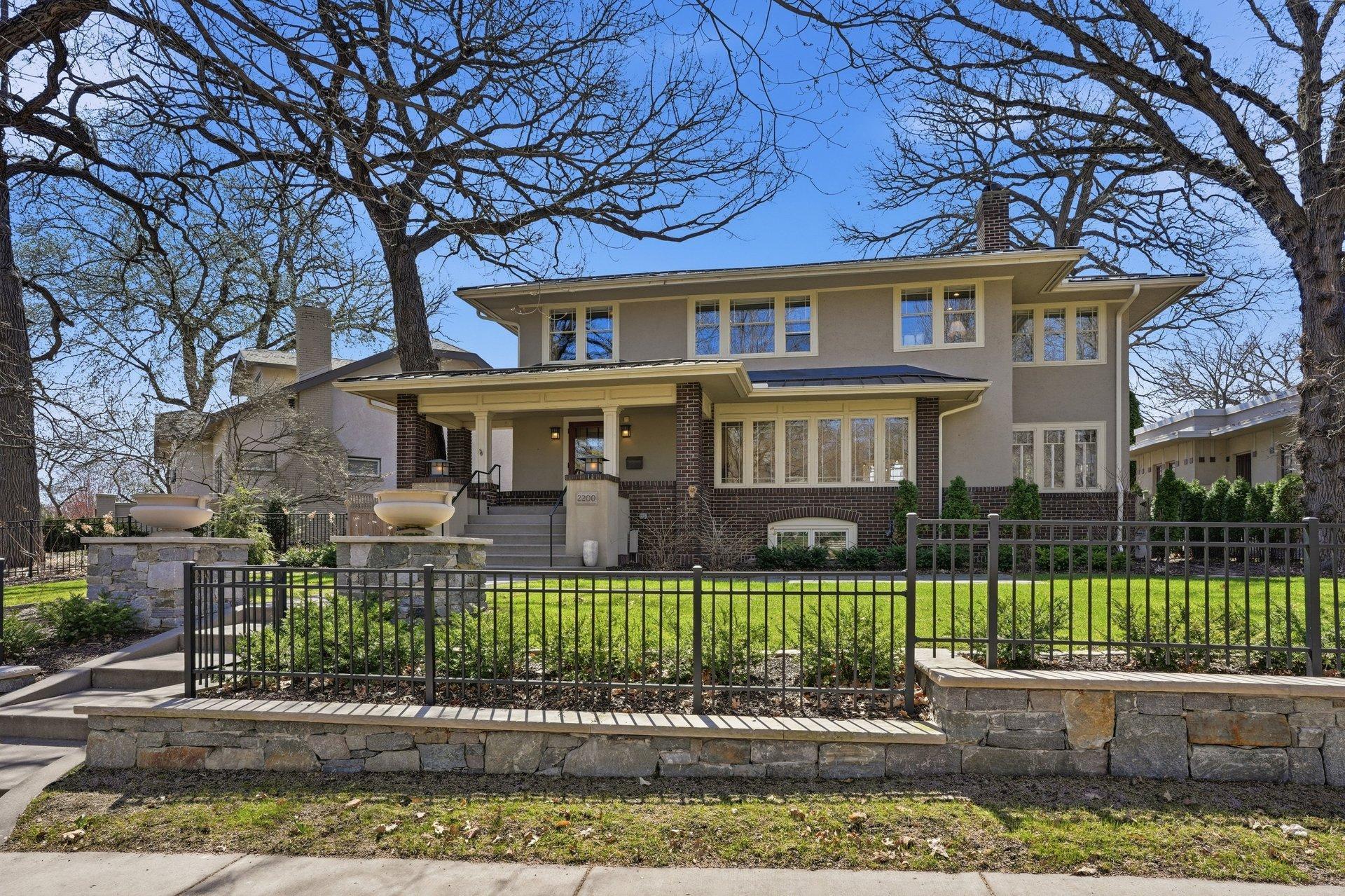 2200 Kenwood Parkway