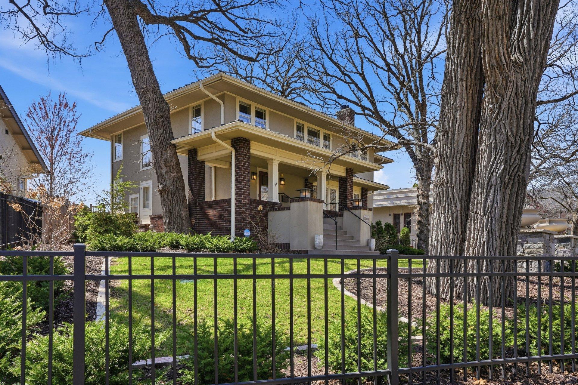 2200 Kenwood Parkway