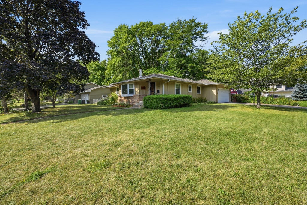 Photo of 4549 Nevada Avenue N, New Hope, MN 55428 (MLS # 7145841)