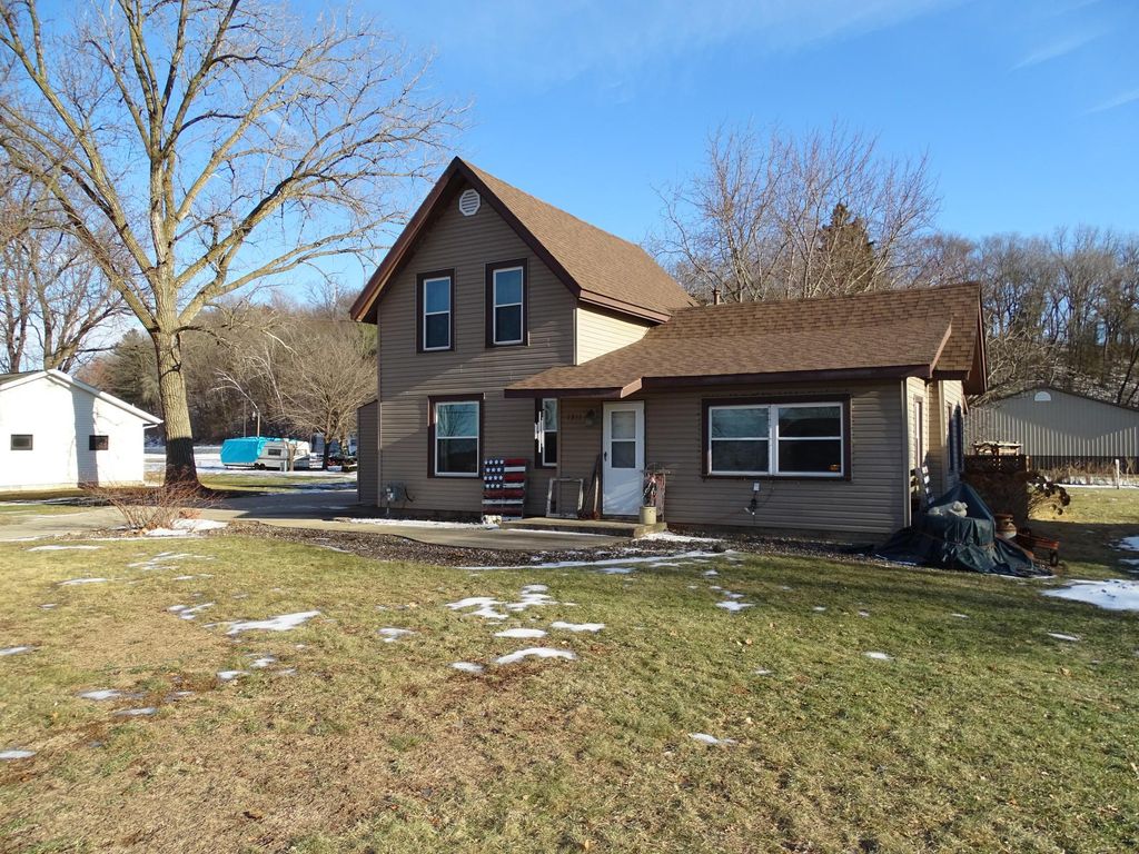 Photo of 1311 E Prospect Street, Durand, WI 54736 (MLS # 7025791)