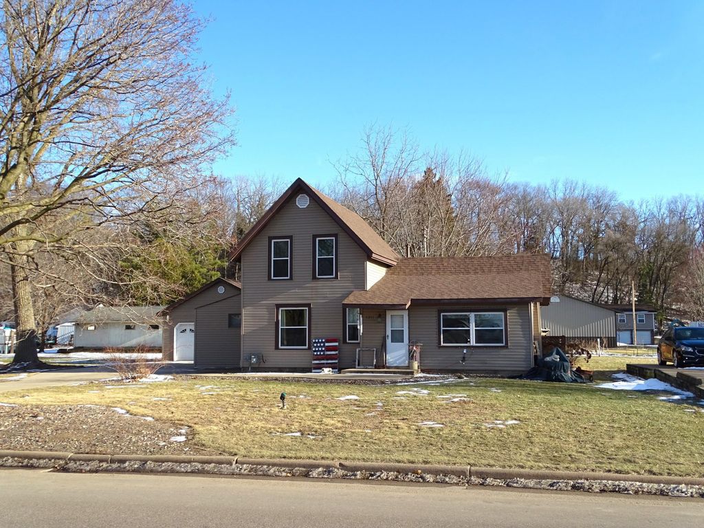 Photo of 1311 E Prospect Street, Durand, WI 54736 (MLS # 7025791)
