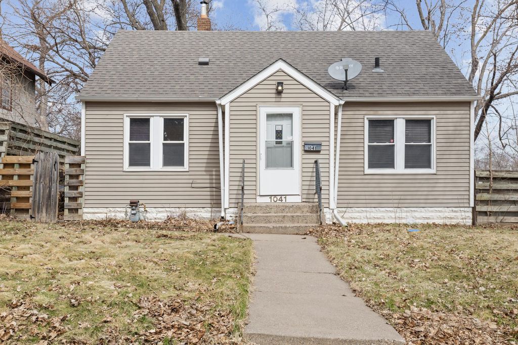 Photo of 1041 6th Street E, Saint Paul, MN 55106 (MLS # 7049353)