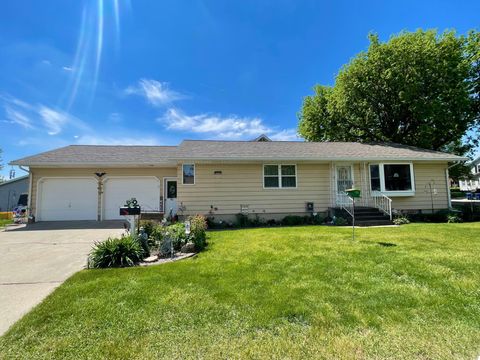 Photo of 115 W Lincoln Street, Springfield, MN 56087 (MLS # 7079040)