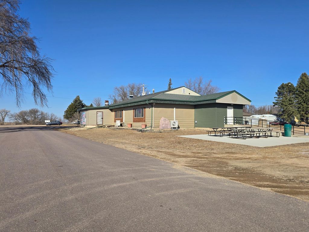 Photo of 102 Waldo Avenue S, Pipestone, MN 56164 (MLS # 7033856)