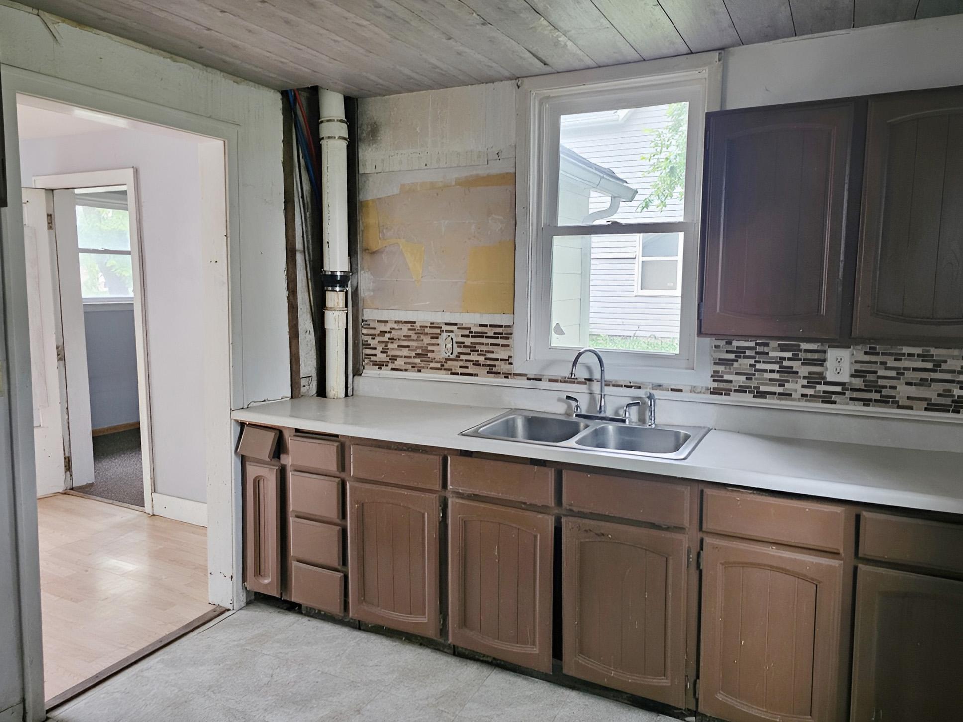 1009 11th Avenue - Photo 3