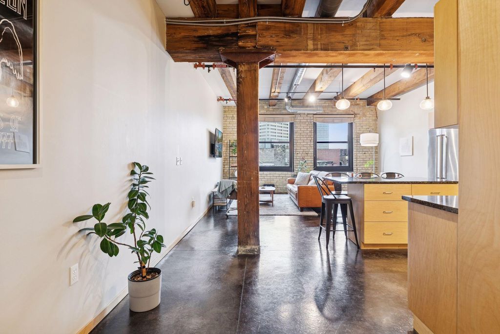 Photo of 406 Wacouta Street #609, Saint Paul, MN 55101 (MLS # 7006880)