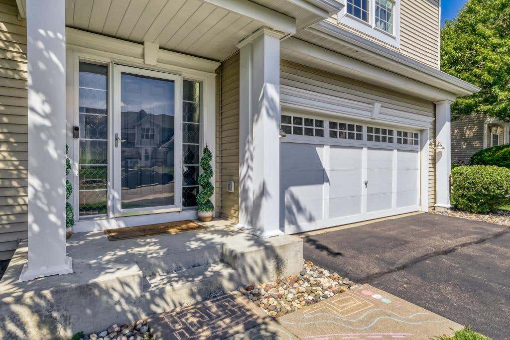 Photo of 2321 Woodcrest Drive, Woodbury, MN 55129 (MLS # 7128450)