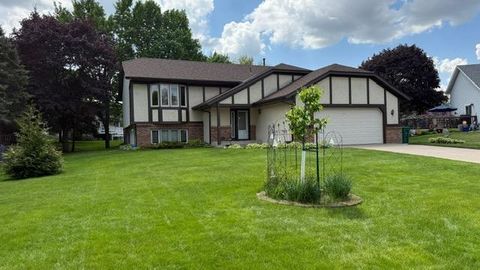 656 Mina Court Mahtomedi MN 55082