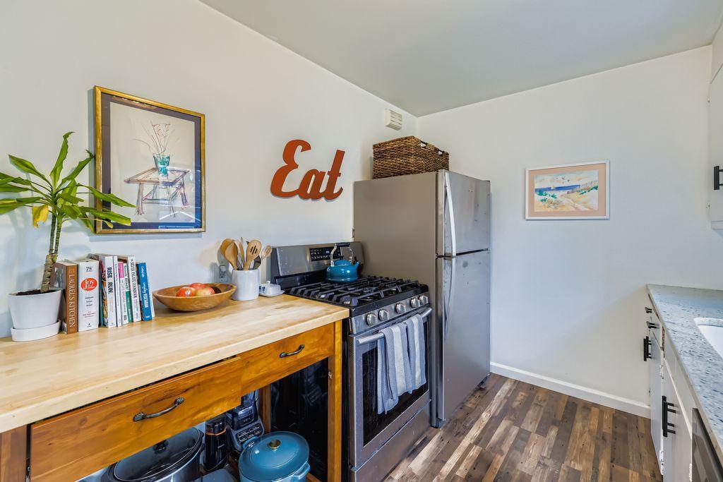 2744 Dakota Avenue S