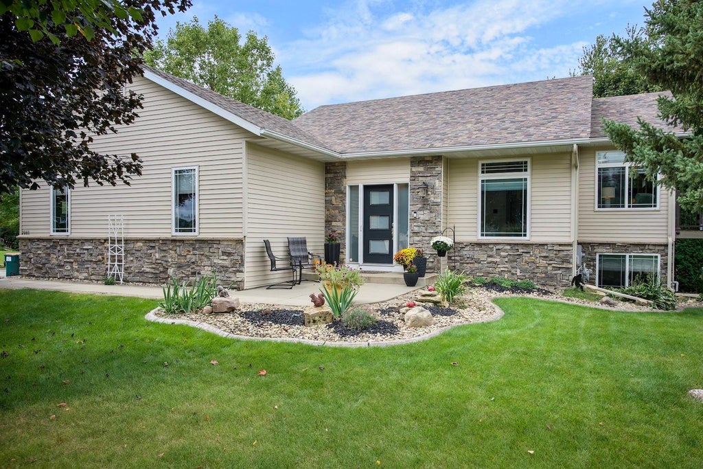 Photo of 1981 29th Street SE, Rochester, MN 55904 (MLS # 7148864)