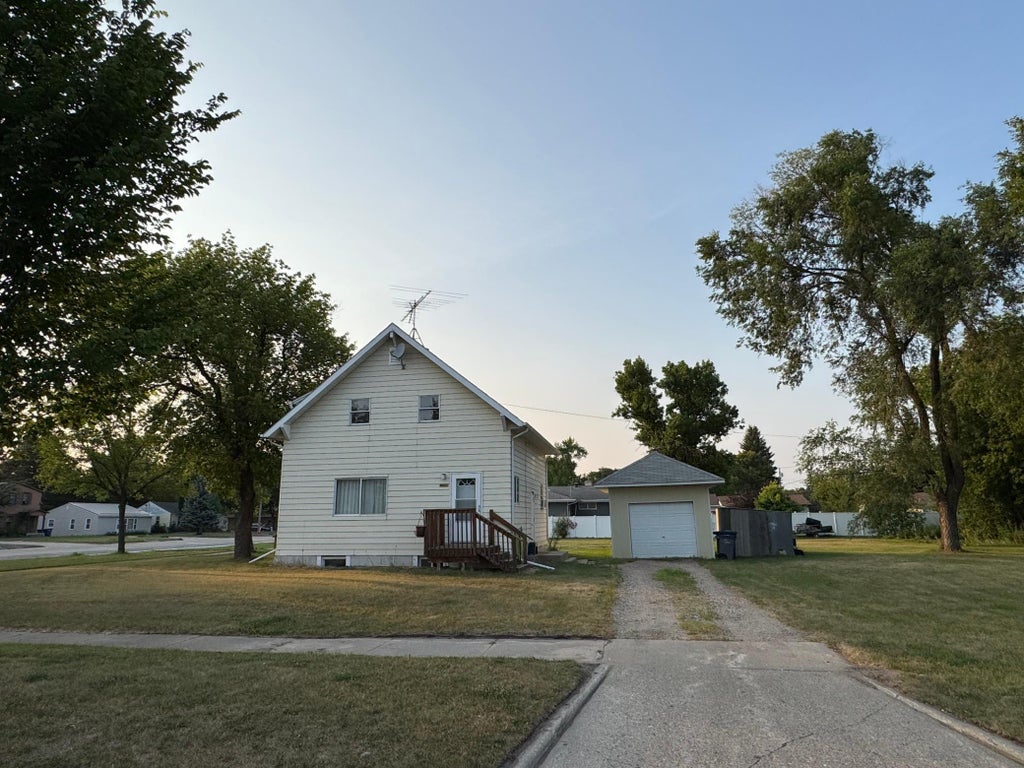 Photo of 1706 N 4th Avenue, Moorhead, MN 56560 (MLS # 7118005)