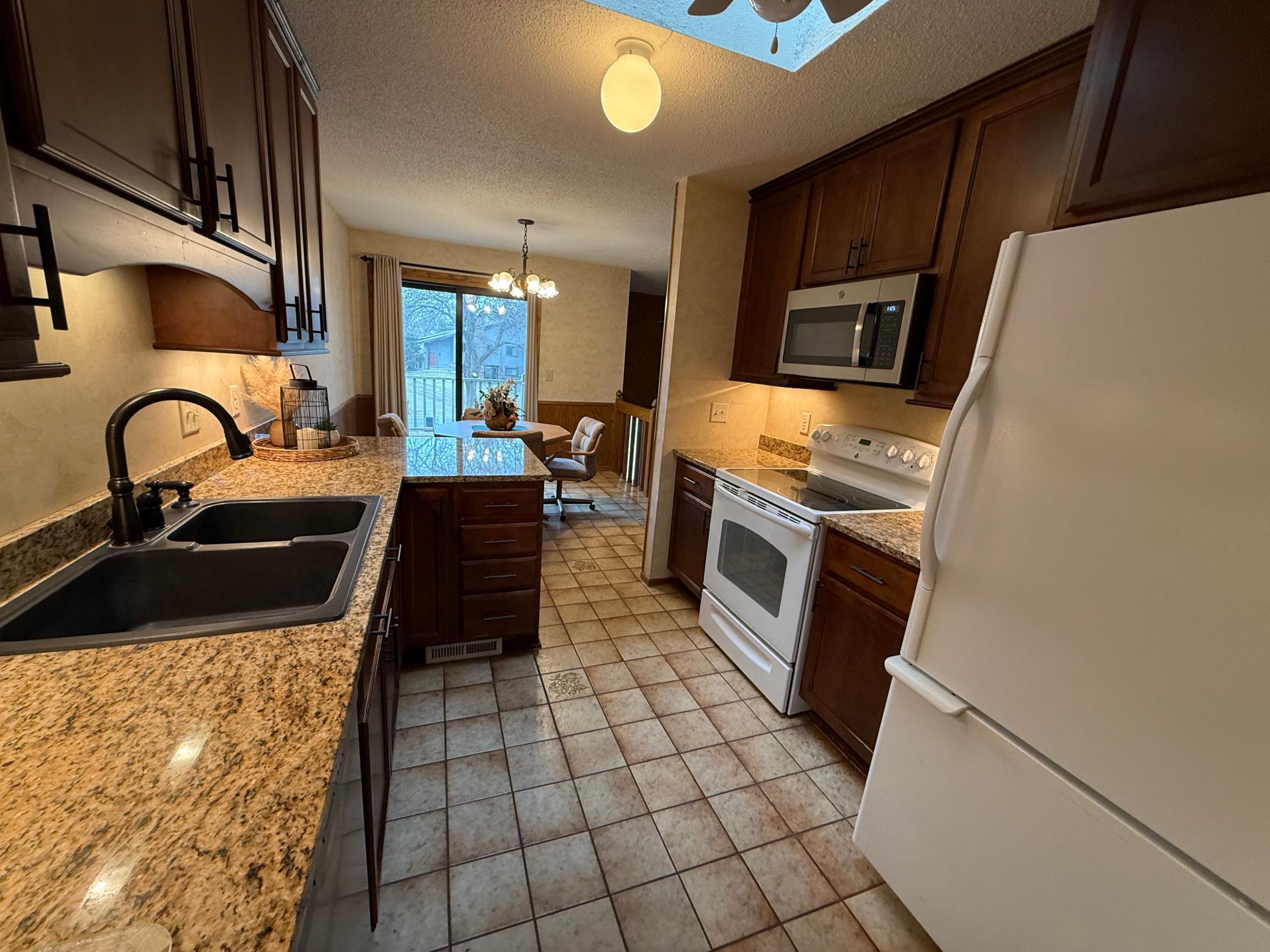 14618 Hampshire Place