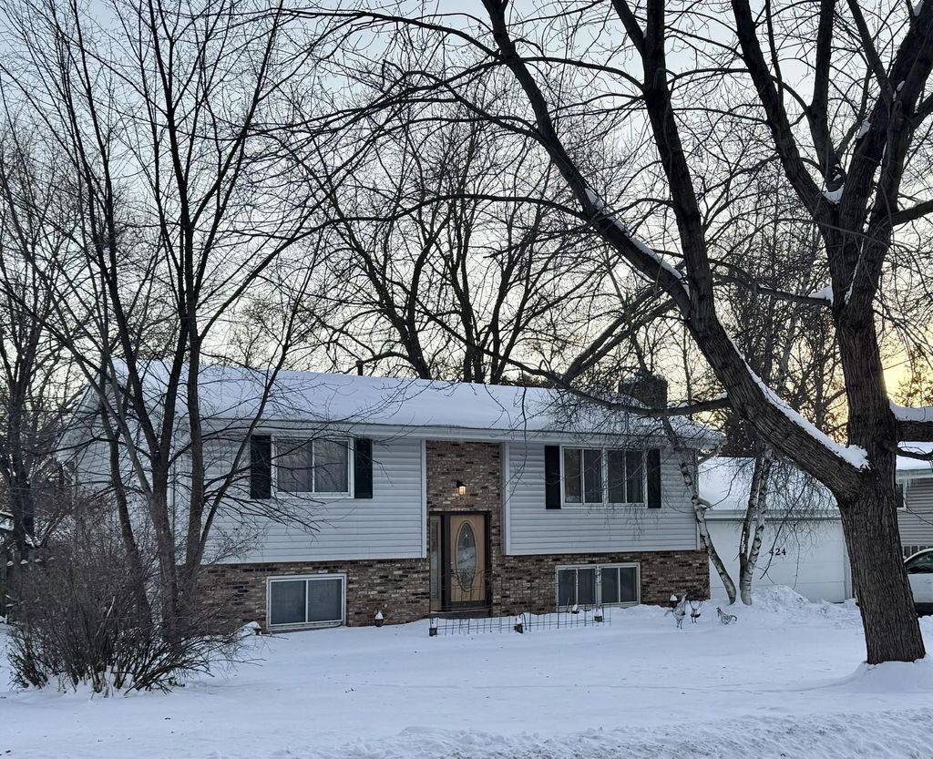 Photo of 424 106th Avenue NW, Coon Rapids, MN 55448 (MLS # 7001926)