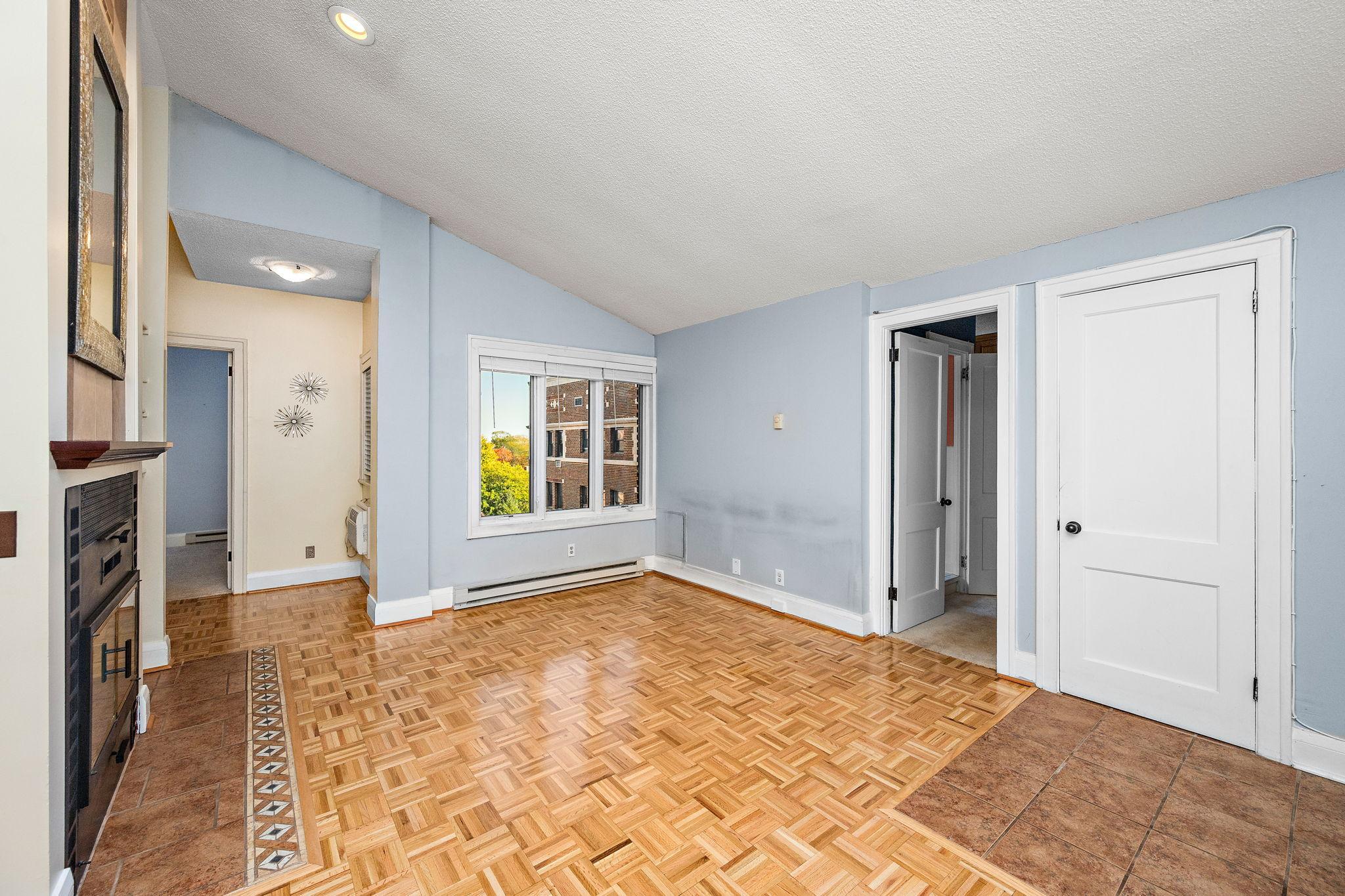 79 Western Avenue N 605