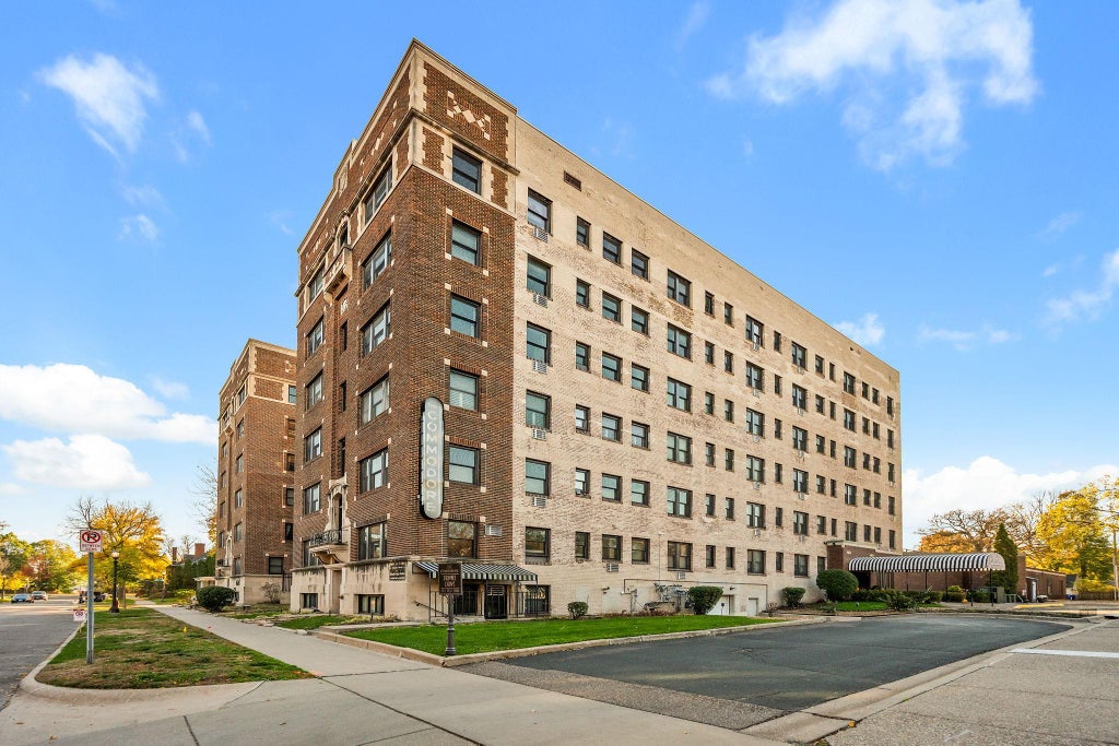Photo of 79 Western Avenue N #605, Saint Paul, MN 55102 (MLS # 7166507)