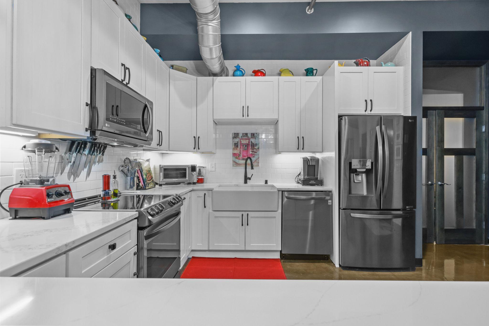 350 Saint Peter Street 512