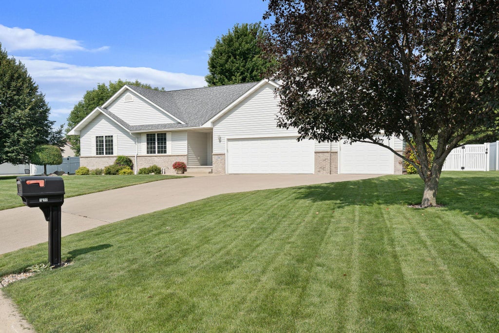 Photo of 1300 26TH Street SW, Austin, MN 55912 (MLS # 7116287)