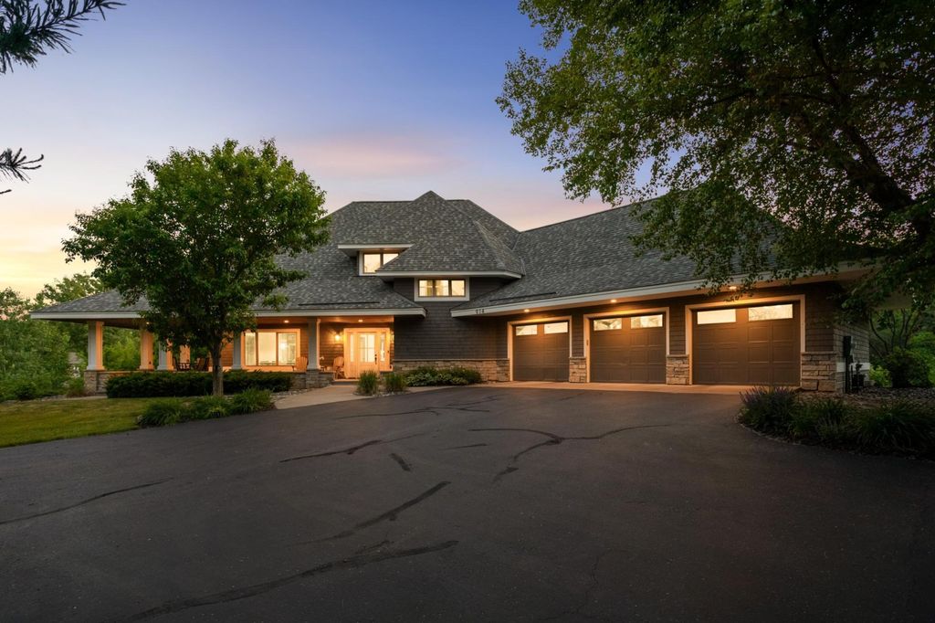 Photo of 914 Jewel Avenue N, Lake Elmo, MN 55042 (MLS # 7091398)