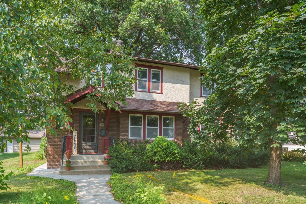 Photo of 2133 Goodrich Avenue, Saint Paul, MN 55105 (MLS # 7123455)