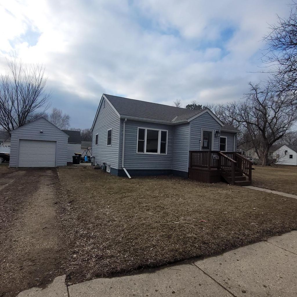 Photo of 824 Collins Avenue, Windom, MN 56101 (MLS # 7030311)