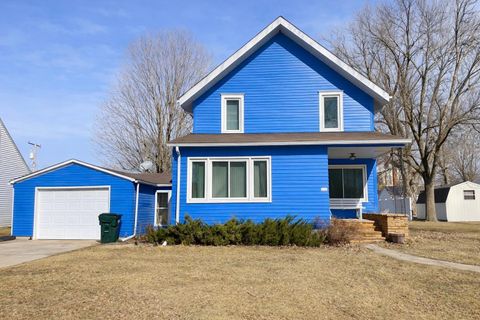 Photo of 404 6th Avenue W, Lamberton, MN 56152 (MLS # 7033854)
