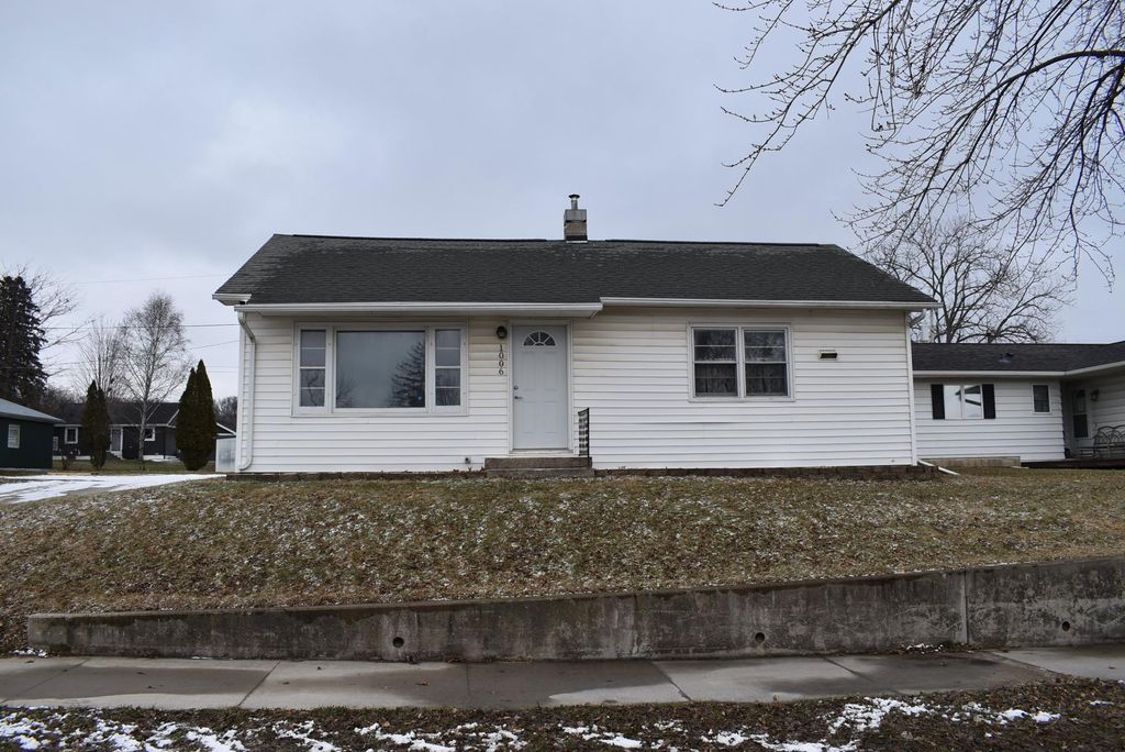 Photo of 1006 Main Street S, Chatfield, MN 55923 (MLS # 7009202)