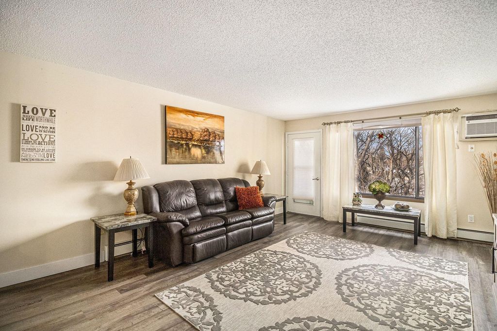 Photo of 4001 Heritage Hills Drive #304, Bloomington, MN 55437 (MLS # 7009821)