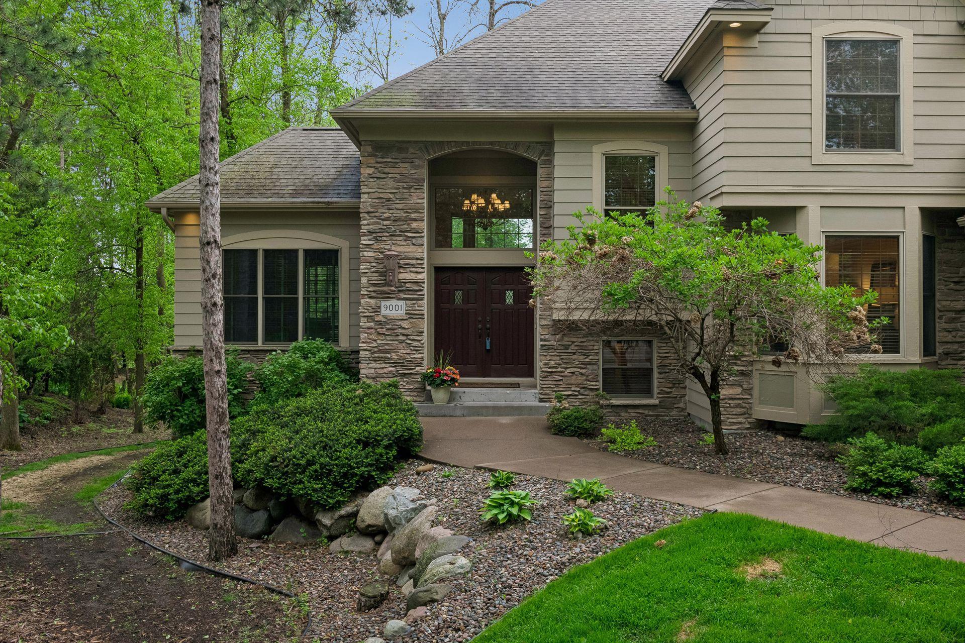9001 Springwood Drive