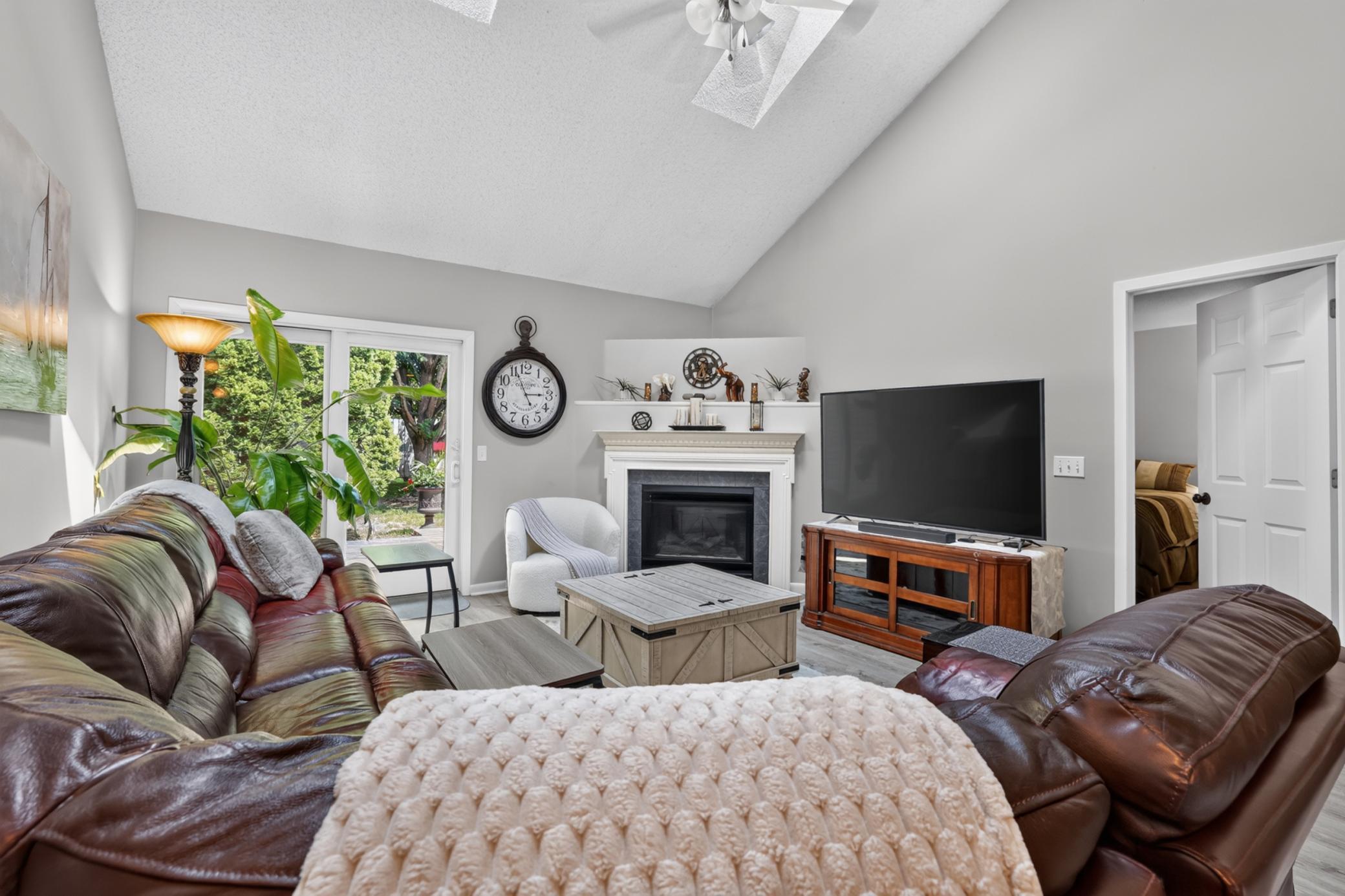 2408 Viola Heights Drive NE