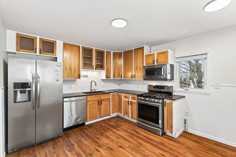 22 Mcclelland Street N Maplewood MN 55119