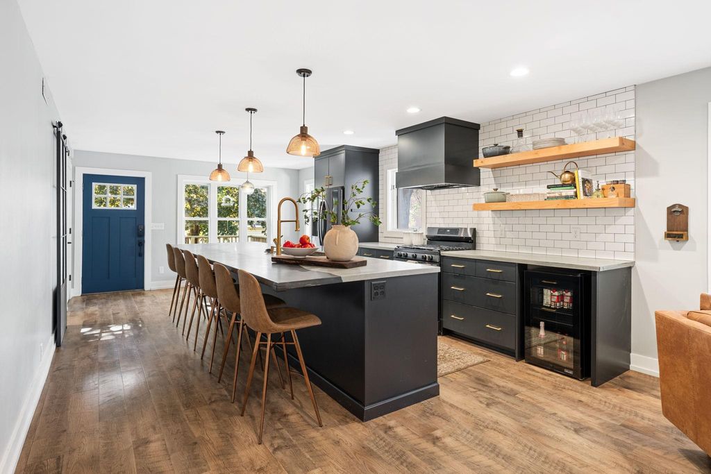Photo of 1707 University Avenue NE, Minneapolis, MN 55413 (MLS # 7064300)