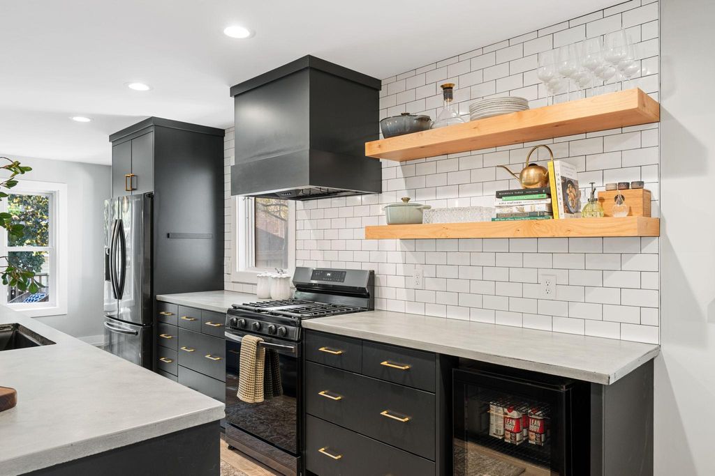 Photo of 1707 University Avenue NE, Minneapolis, MN 55413 (MLS # 7064300)