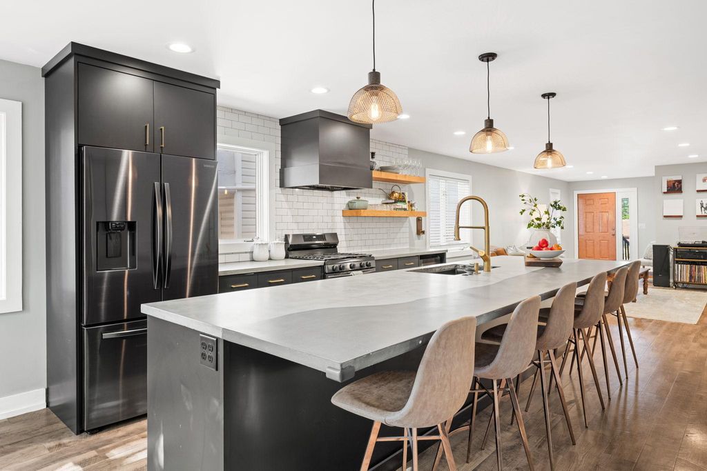 Photo of 1707 University Avenue NE, Minneapolis, MN 55413 (MLS # 7064300)