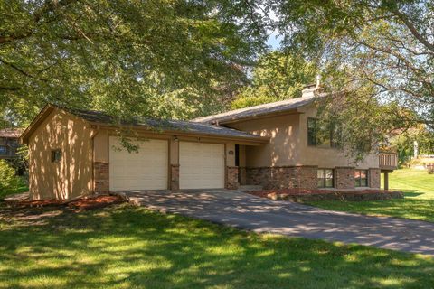 2001 Toledo Avenue N Golden Valley MN 55422