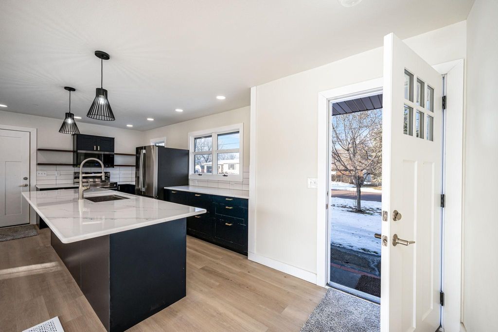 Photo of 1336 Lucia Avenue, Fairmont, MN 56031 (MLS # 7008530)