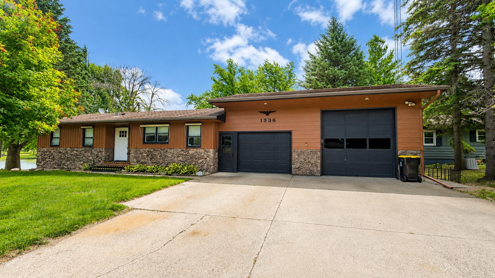 1336 Lucia Ave Fairmont MN-01.jpg