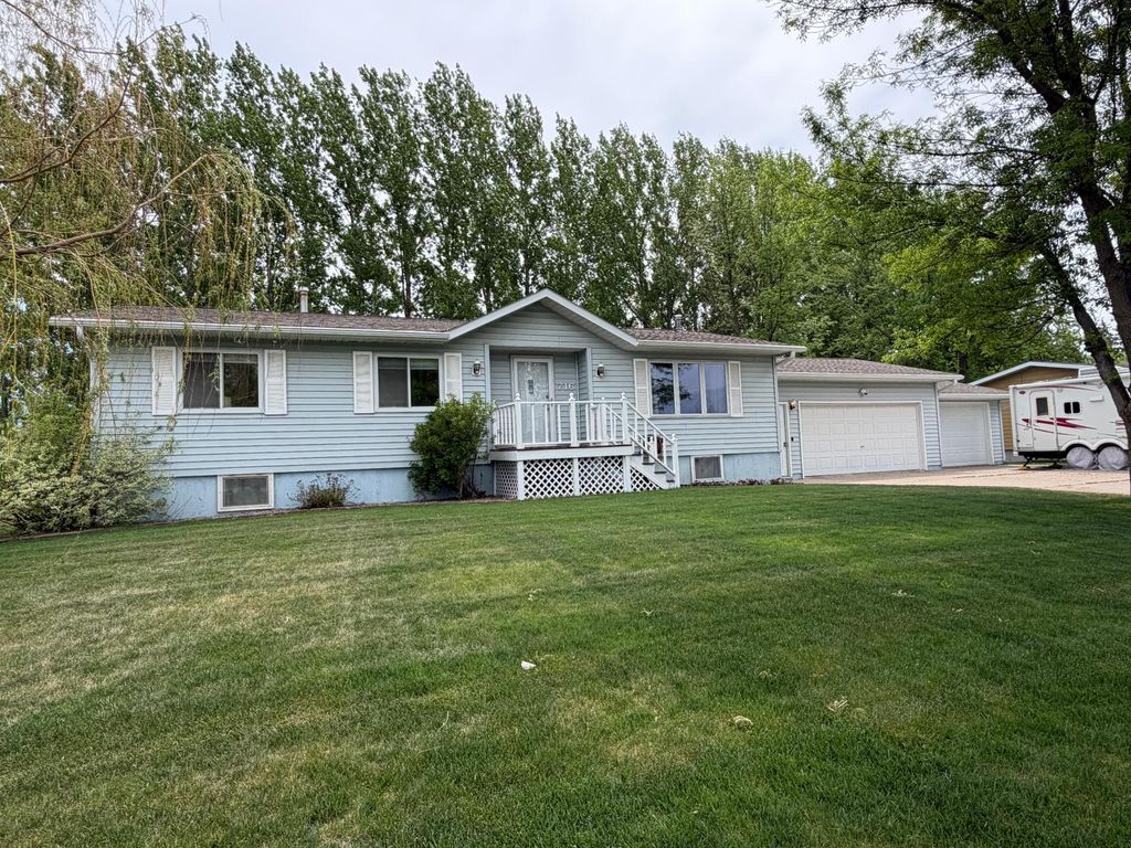 Photo of 716 Main Avenue S, Roseau, MN 56751 (MLS # 7084452)