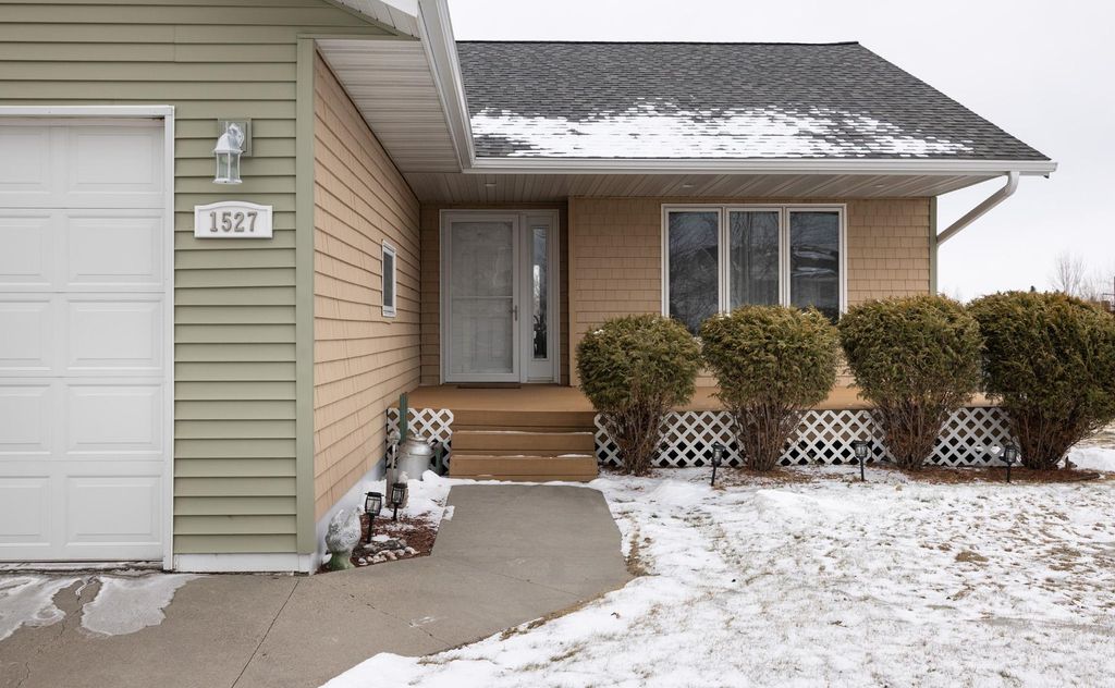 Photo of 1527 41st Avenue S, Moorhead, MN 56560 (MLS # 7038446)