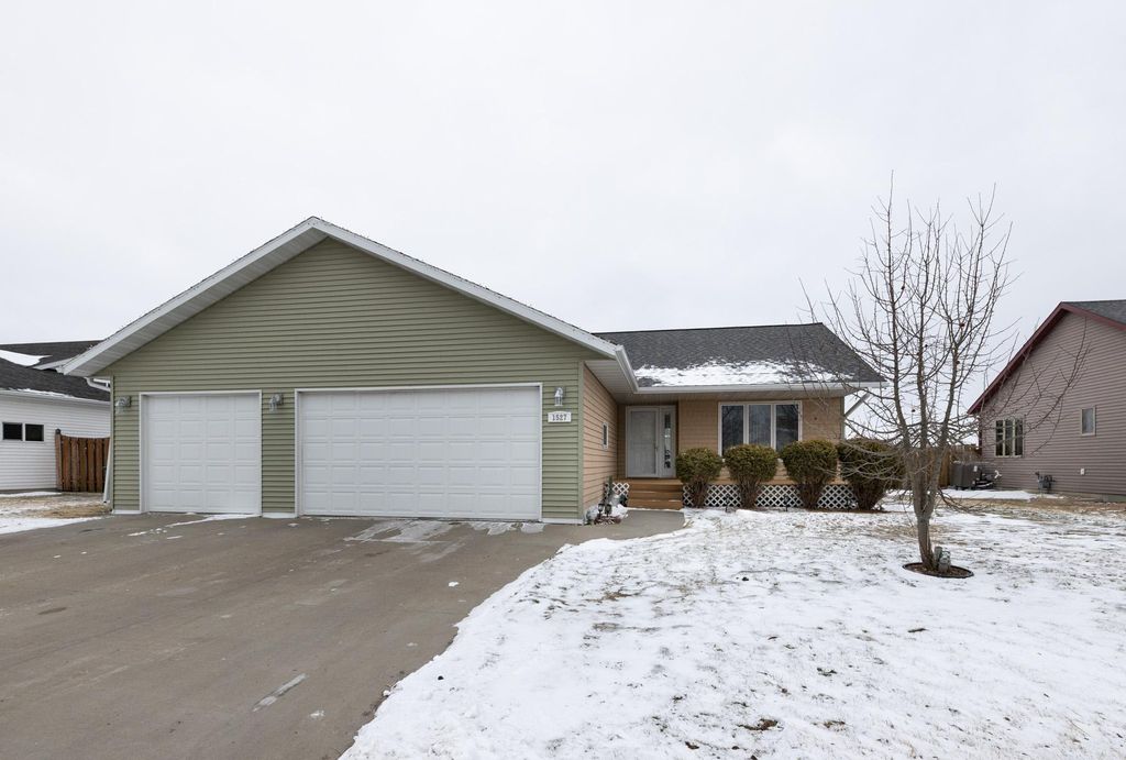 Photo of 1527 41st Avenue S, Moorhead, MN 56560 (MLS # 7038446)