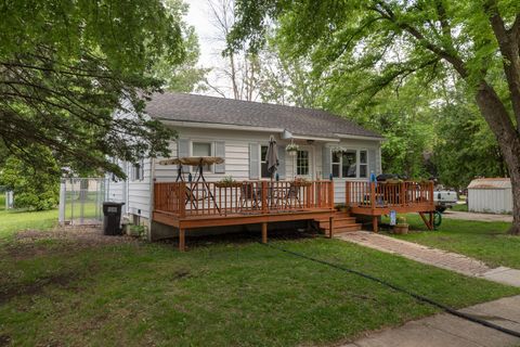 Photo of 303 E 2nd Street, Lyle, MN 55953 (MLS # 6732319)