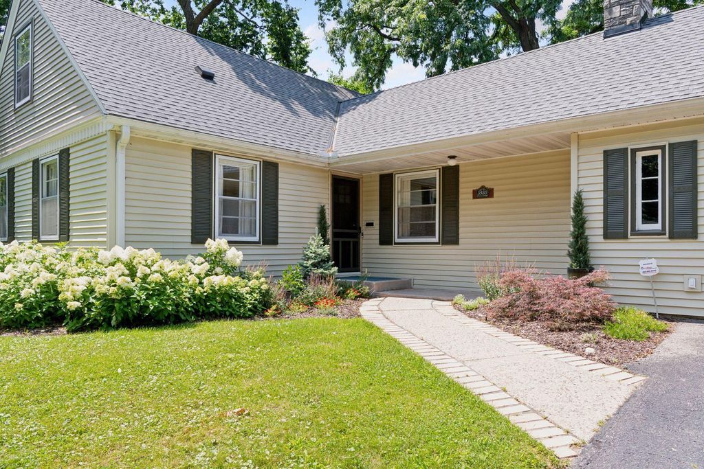 Photo of 3930 Dakota Avenue S, Saint Louis Park, MN 55416 (MLS # 7014337)