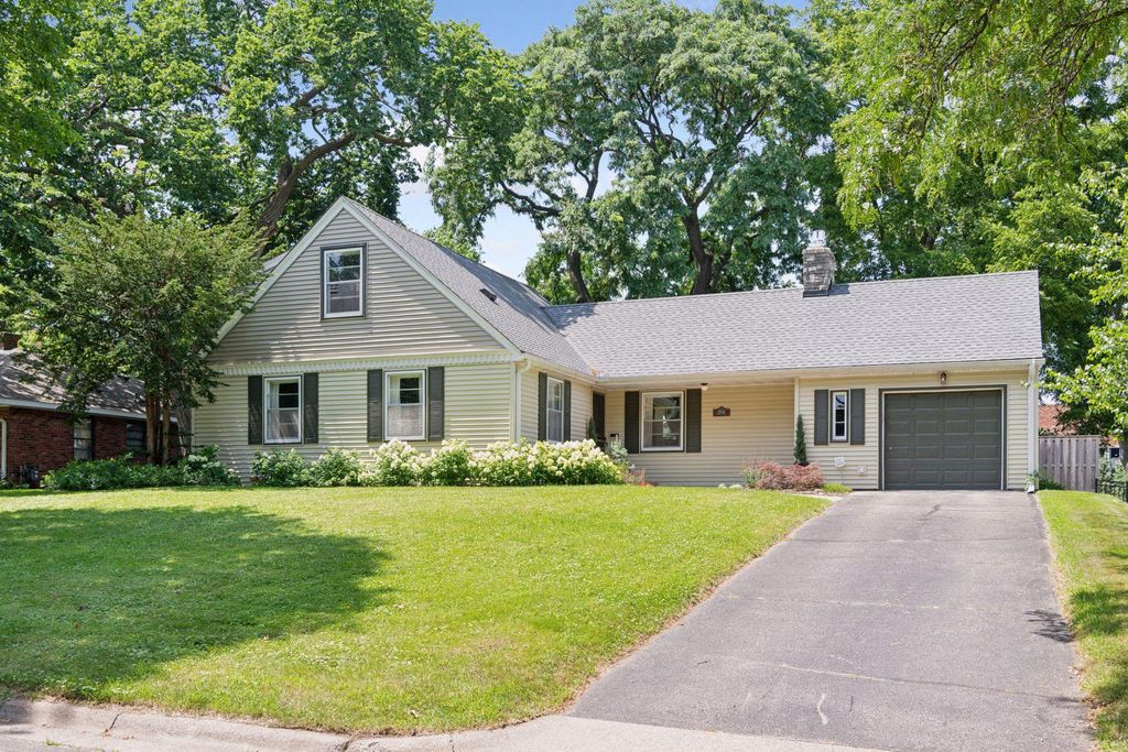 Photo of 3930 Dakota Avenue S, Saint Louis Park, MN 55416 (MLS # 7014337)