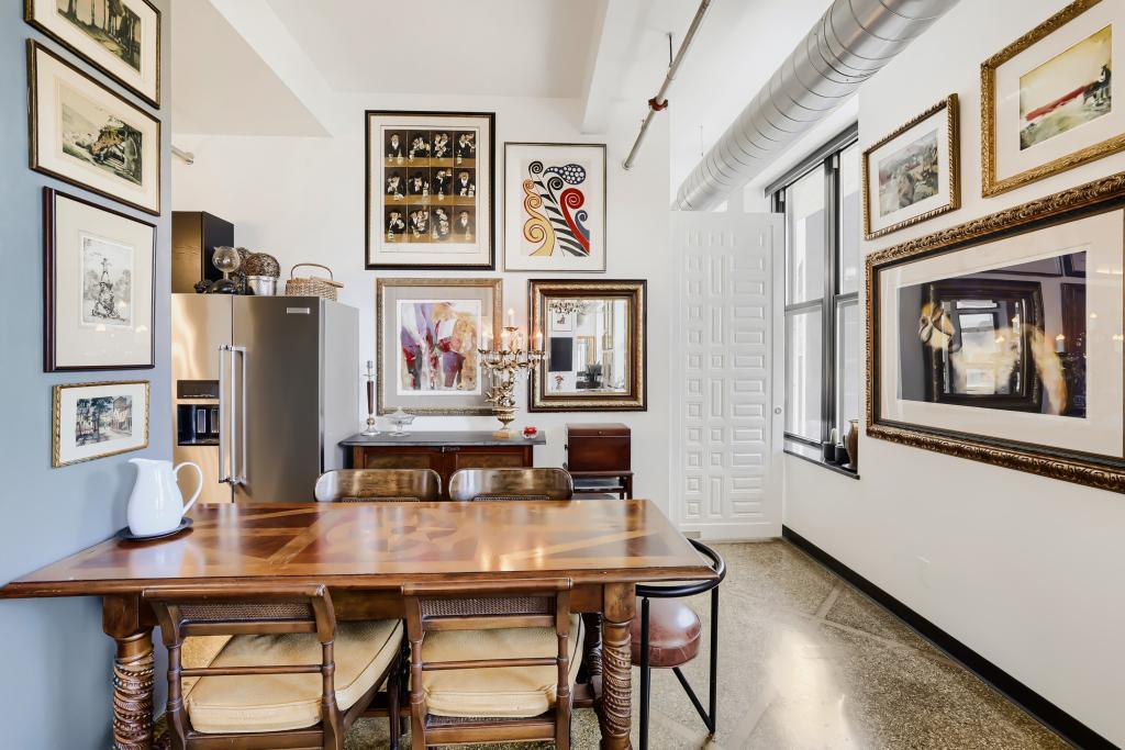 350 Saint Peter Street 1205