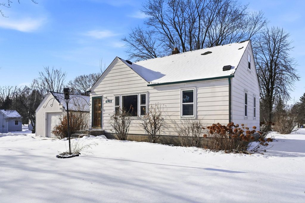 Photo of 6917 Sunrise Drive, Circle Pines, MN 55014 (MLS # 7010615)